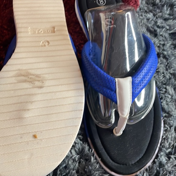 Flip-flops - Picture 2 of 4